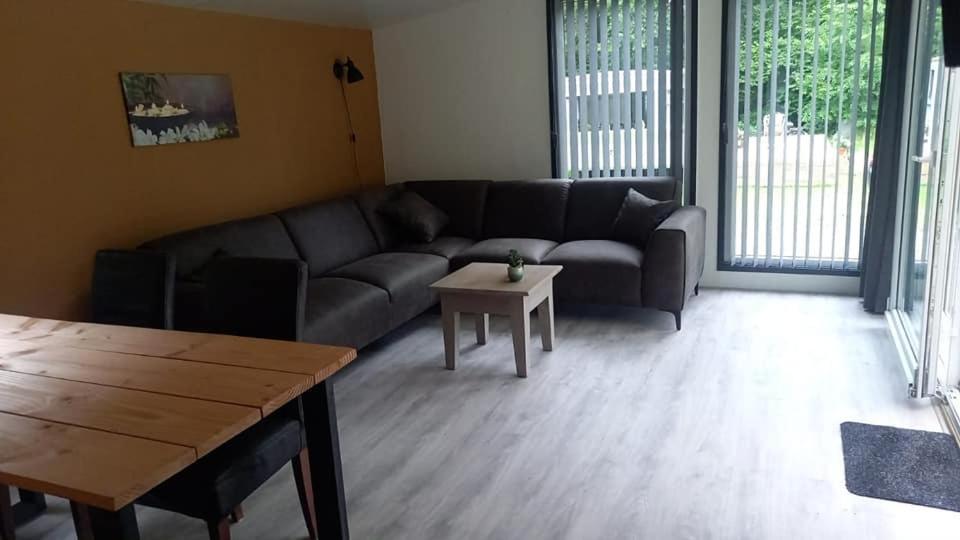 Chalet 2 Landgoedcamping Nienoord In Leek Екстериор снимка