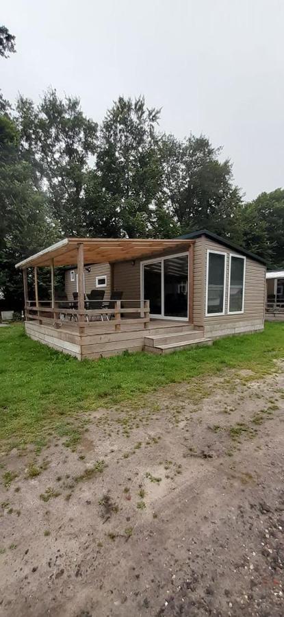 Chalet 2 Landgoedcamping Nienoord In Leek Екстериор снимка